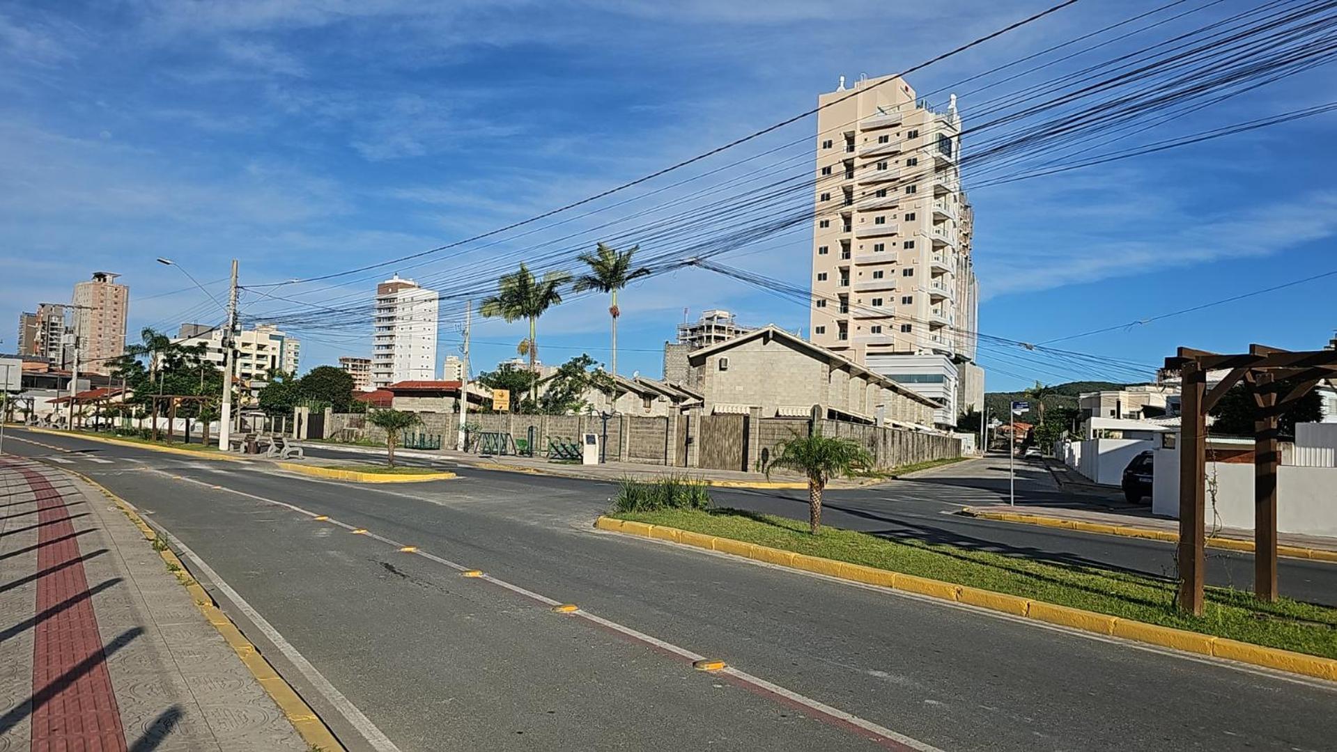 Residencial Hannah - Casa 6 - Sc - Bairro Pereque * Porto Belo